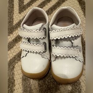 L’Amour size 8 Marisa sneaker